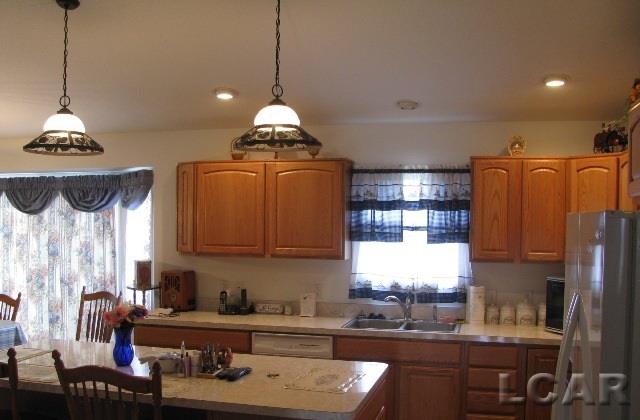 3158 Cobblestone Ridge Tecumseh, MI 49286 - Photo 7 of 19 Kitchen