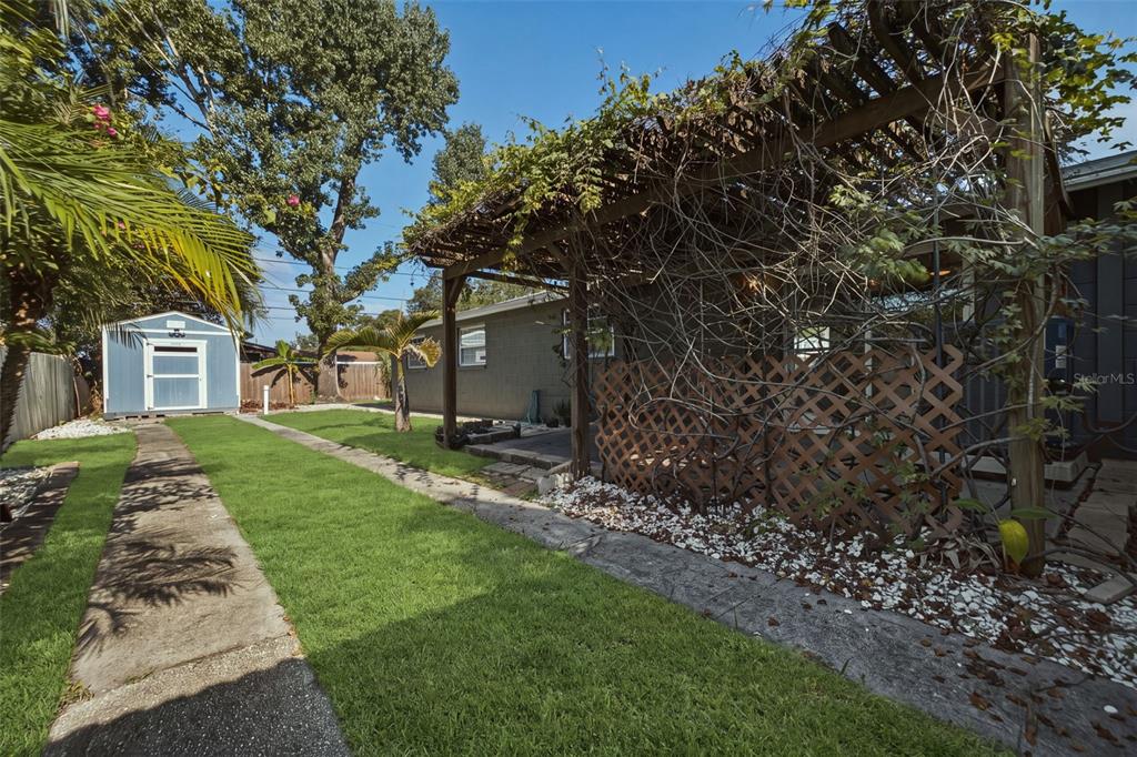 8536 Quail Road Seminole, FL 33777 - Photo 30 of 34 Gallery Image 30
