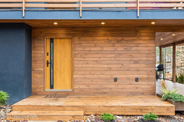 $1,288,000 | 1142 Oakland Place, Pocono Pines, PA 18350