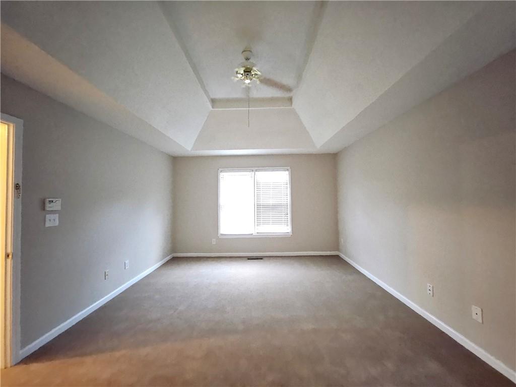 144 Hunters Trace Dallas, GA 30157 - Photo 18 of 34 an empty room with a window