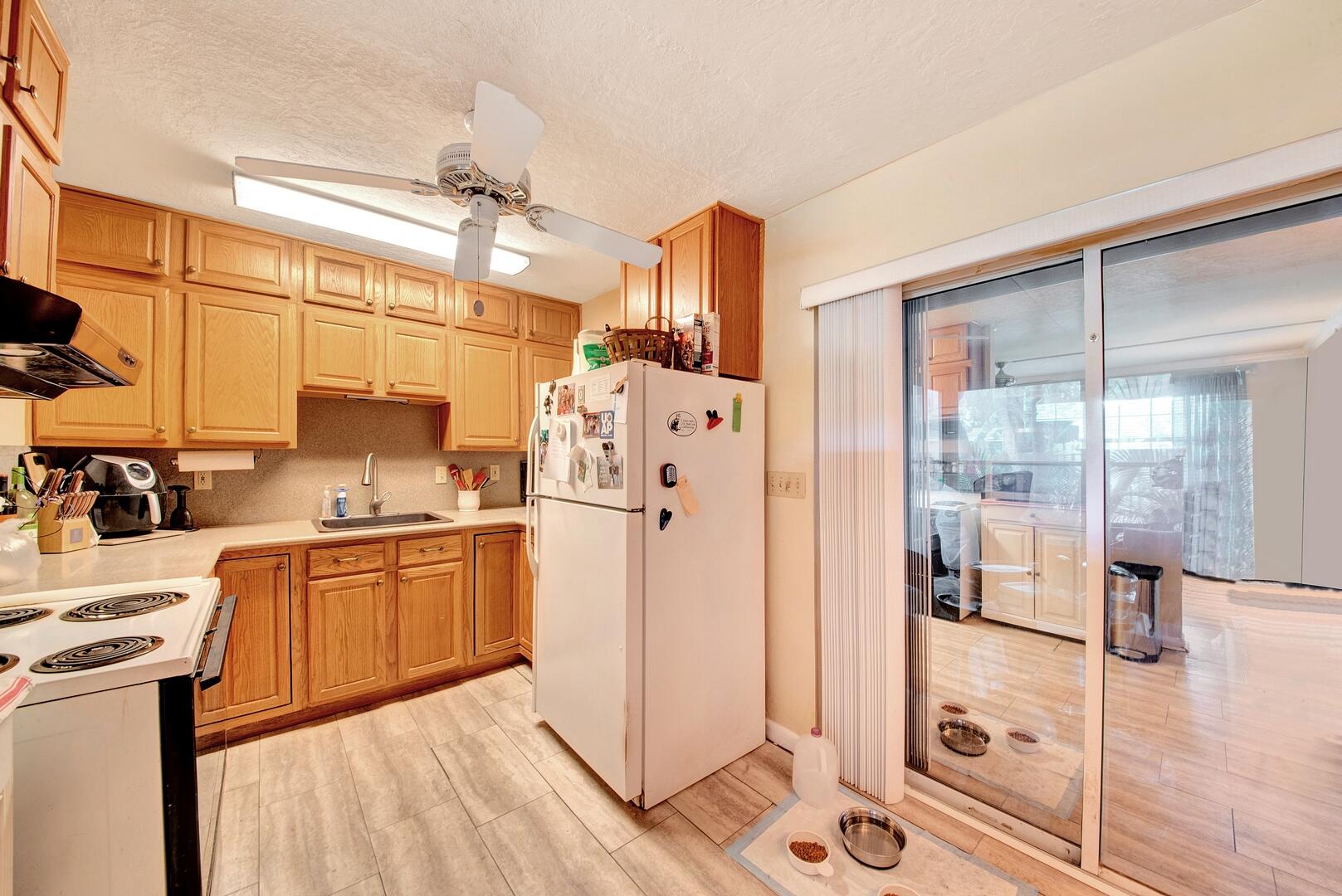 3814 Nowata Road Lantana, FL 33462 - Photo 7 of 23 Plenty of Cabinet Space