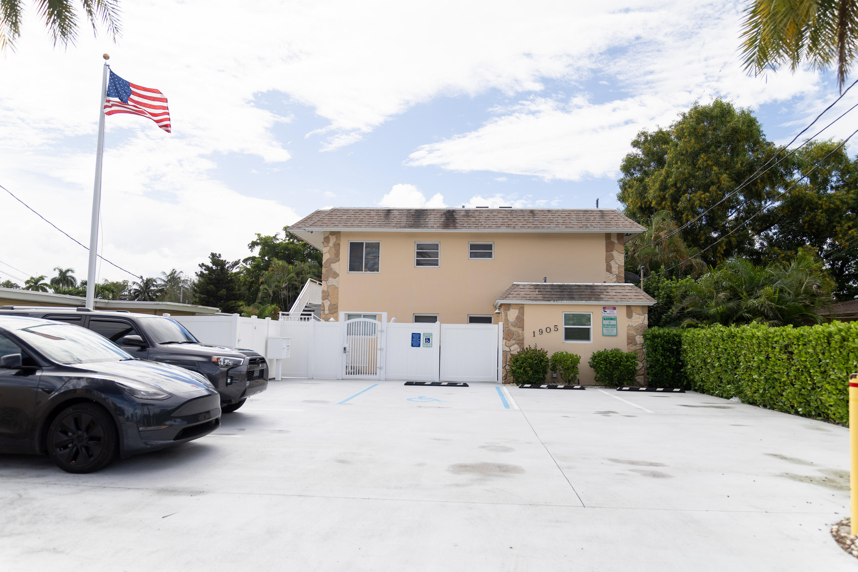 1905 Lake Worth Road Lake Worth Beach, FL 33461 - Photo 7 of 7 Large Parking Lot