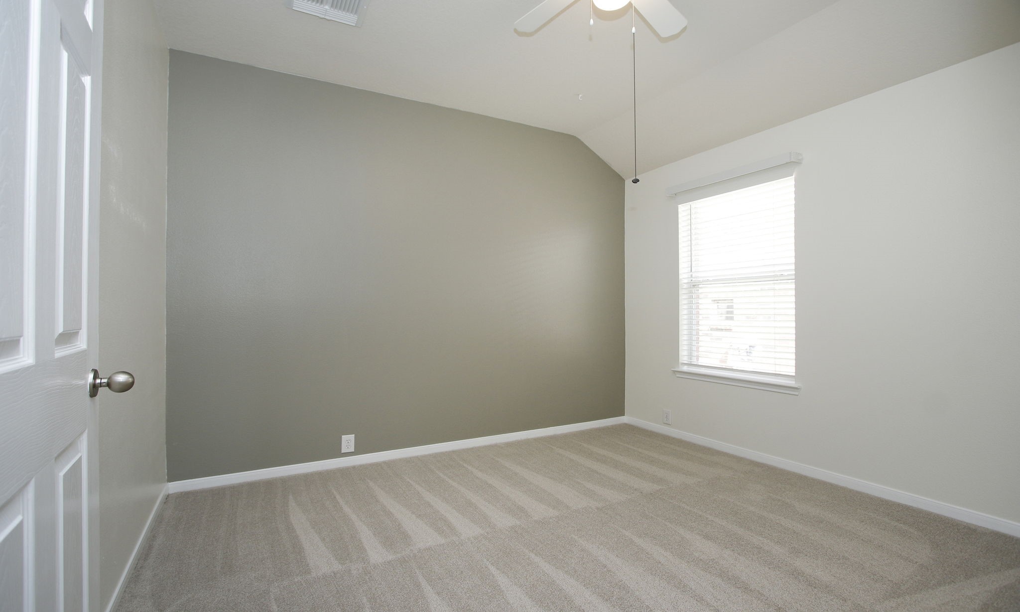 2802 Parkeston Drive Spring, TX 77388 - Photo 34 of 49 a view of an empty room with a window