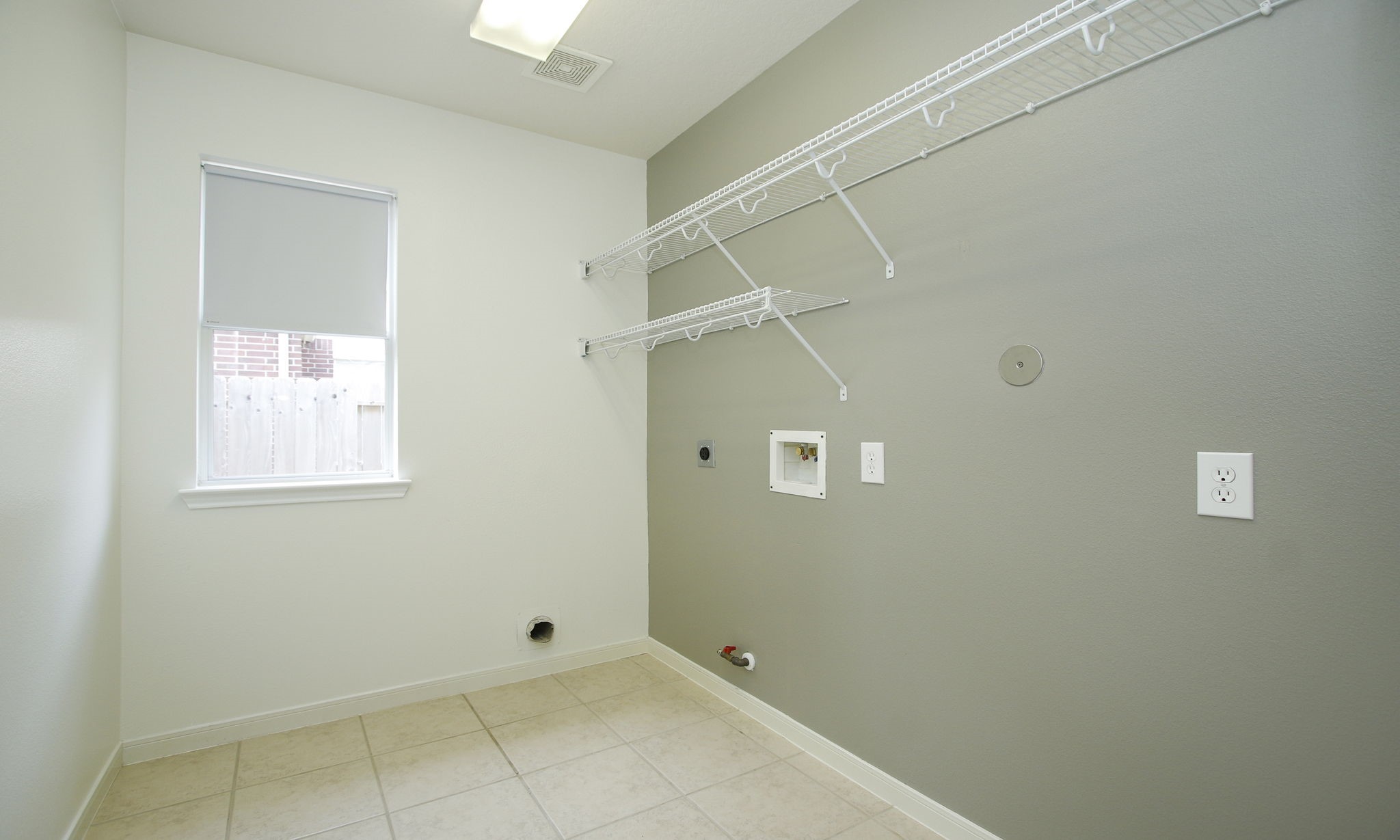 2802 Parkeston Drive Spring, TX 77388 - Photo 38 of 49 a view of room with window