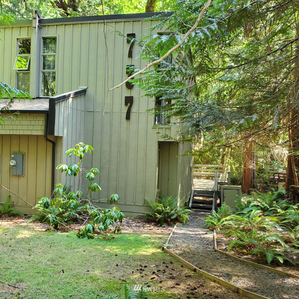 737 East Promontory Road Shelton, WA 98584 - Photo 1 of 31 Gallery Image 1