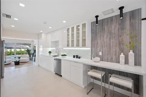 $1,835,000 | 14740 Southwest 83rd Place, Palmetto Bay, FL 33158
