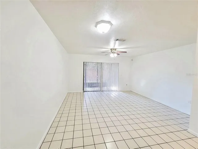 $132,900 | 2635 Southwest 35th Place, Unit 1401, Gainesville, FL 32608