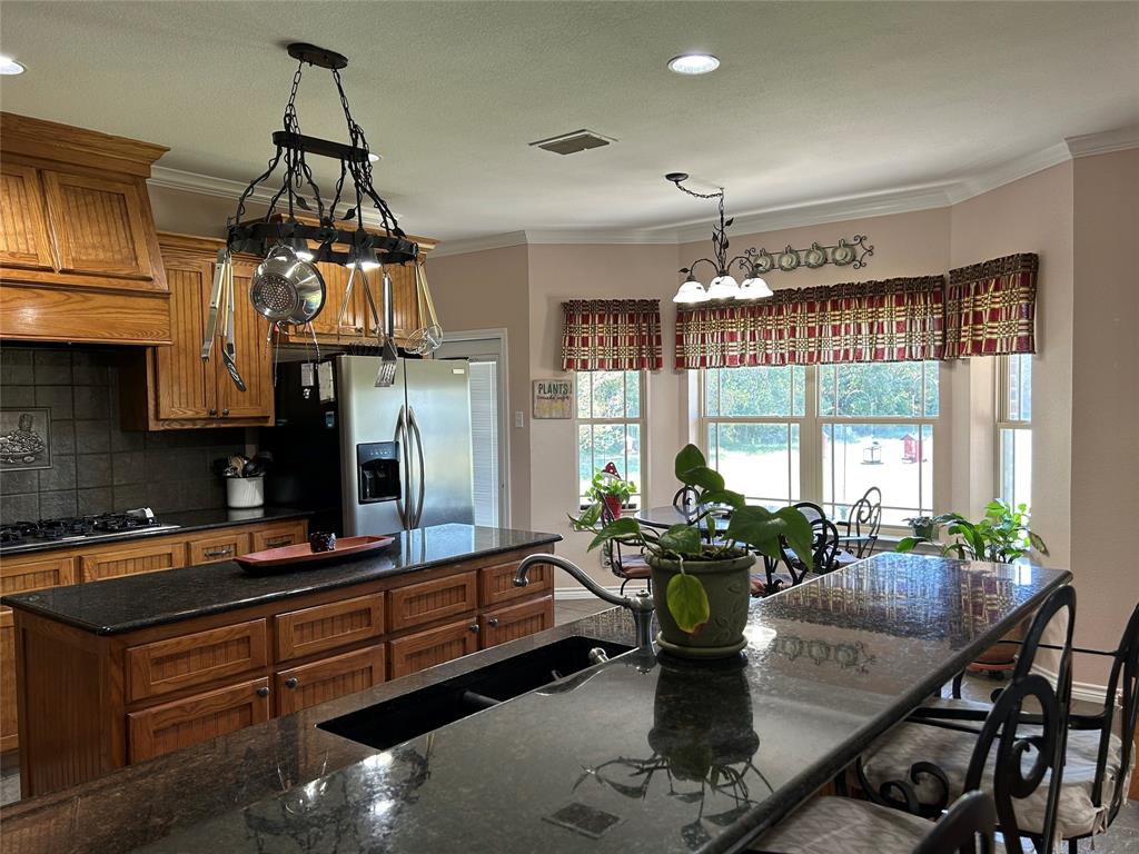 214 VZ County Road Ben Wheeler, TX 75754 - Photo 9 of 28