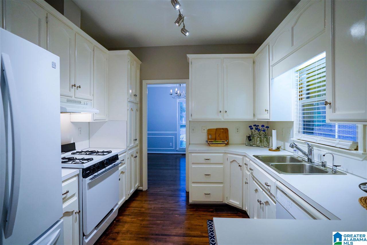 884 Mountain Ridge Drive Birmingham, AL 35209 - Photo 11 of 28