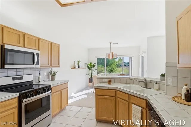 $350,000 | 1199 Golf Club Drive, Laughlin, NV 89029