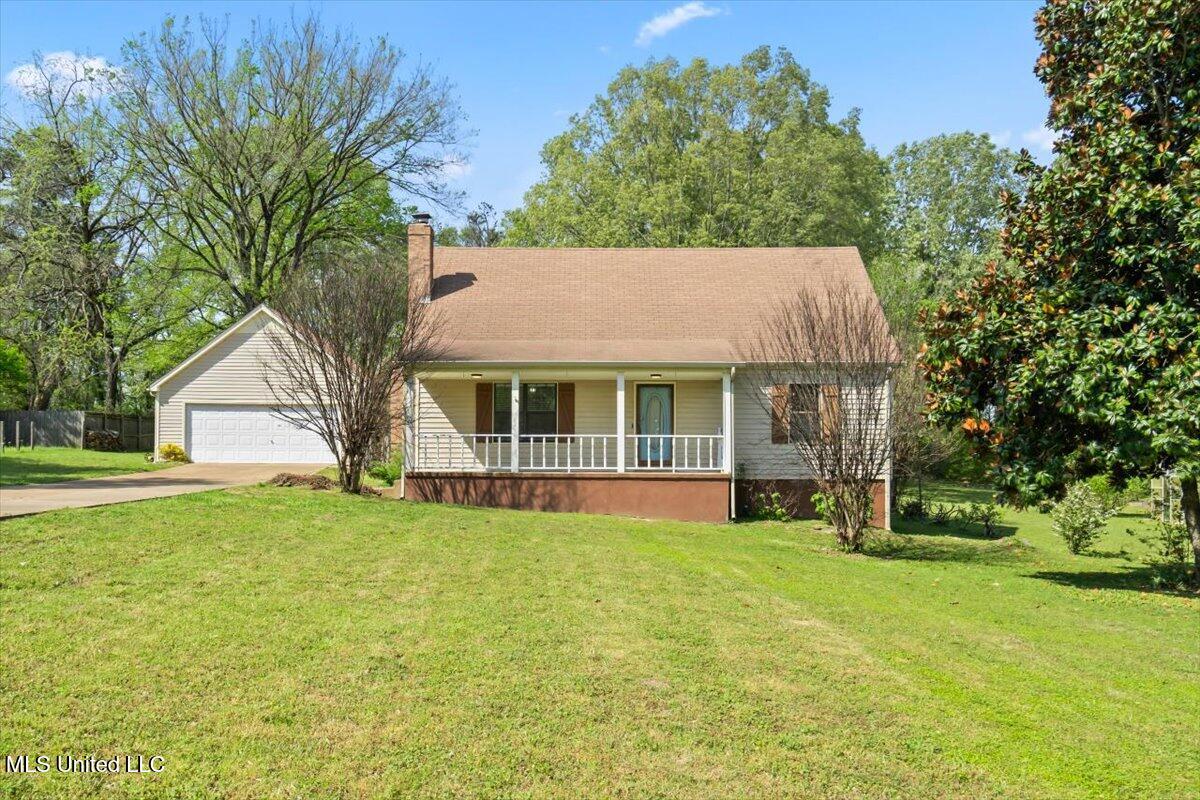 29 Forest Hill Road Byhalia, MS 38611 - Photo 2 of 22 Front of Home