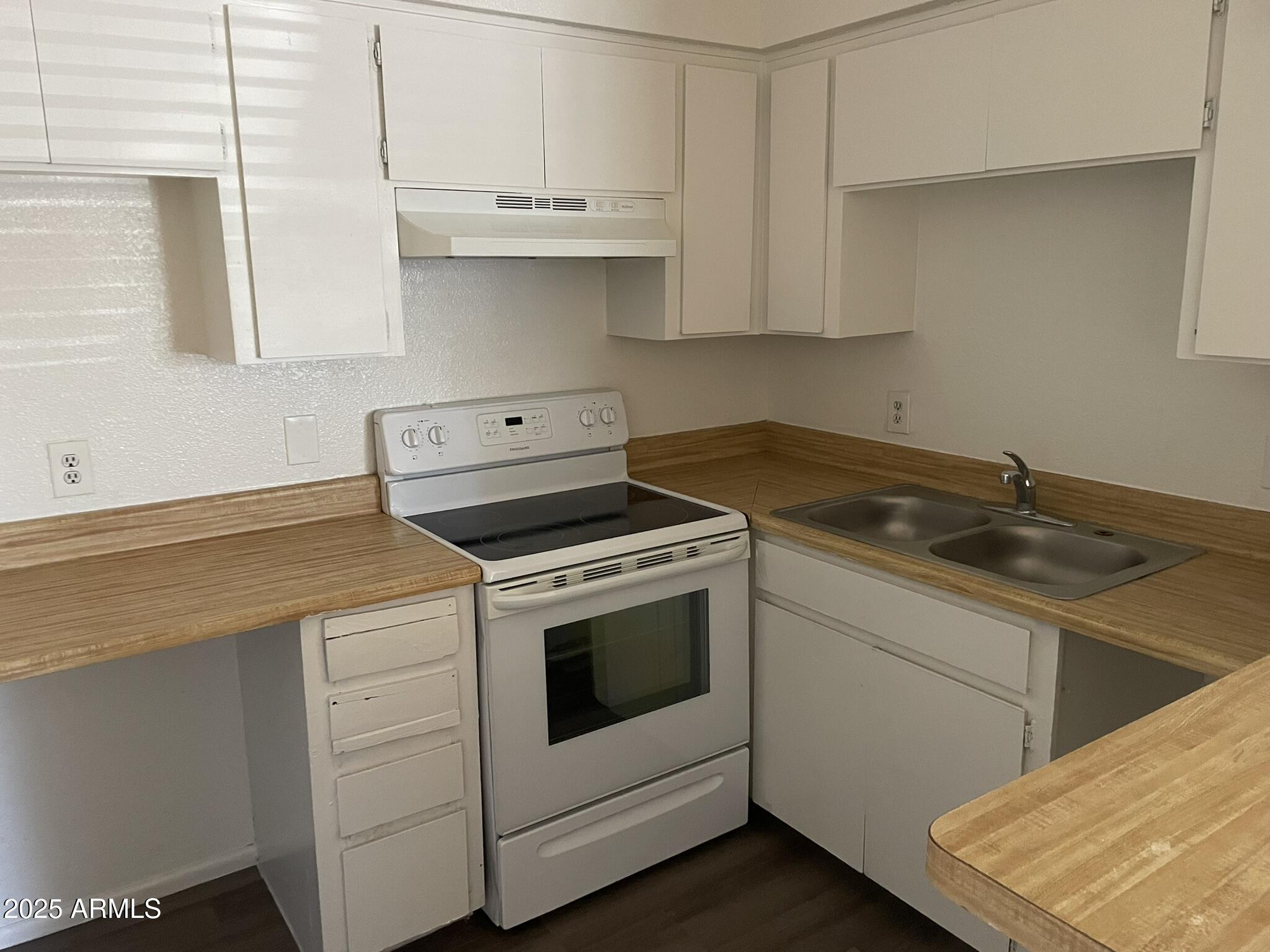 461 West 16th Avenue, Unit 4 Apache Junction, AZ 85120 - Photo 6 of 11 IMG_4757