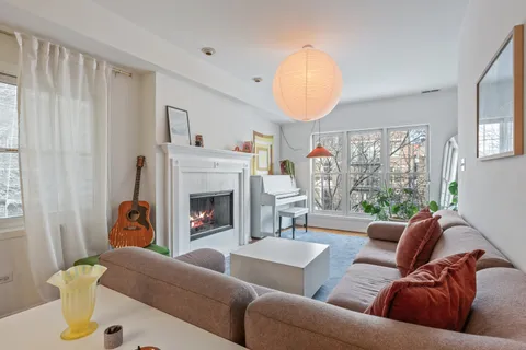 $450,000 | 1449 West Walton Street, Unit 2, Chicago, IL 60642