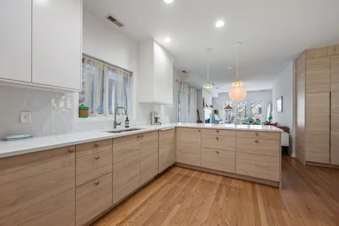 $450,000 | 1449 West Walton Street, Unit 2, Chicago, IL 60642