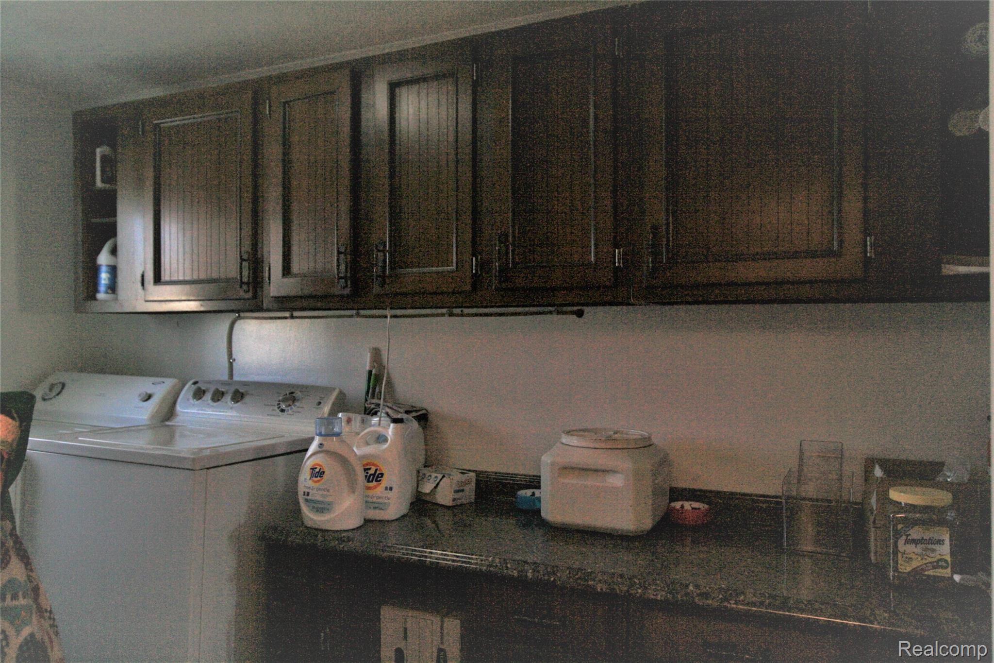6067 East Pierson Road Flint, MI 48506 - Photo 17 of 24 IMG_4933.JPG
