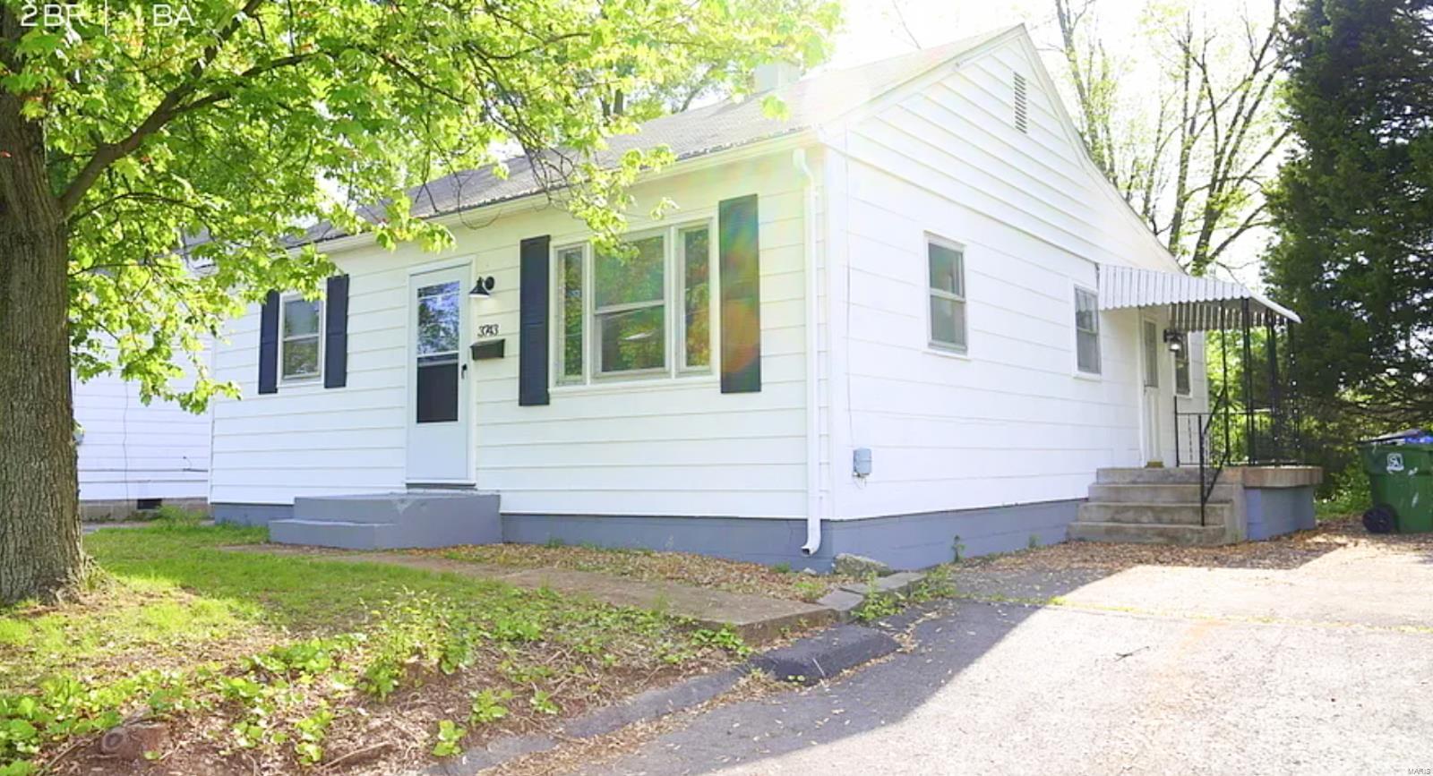 3743 Wright Avenue St. Ann, MO 63074 - Photo 2 of 16