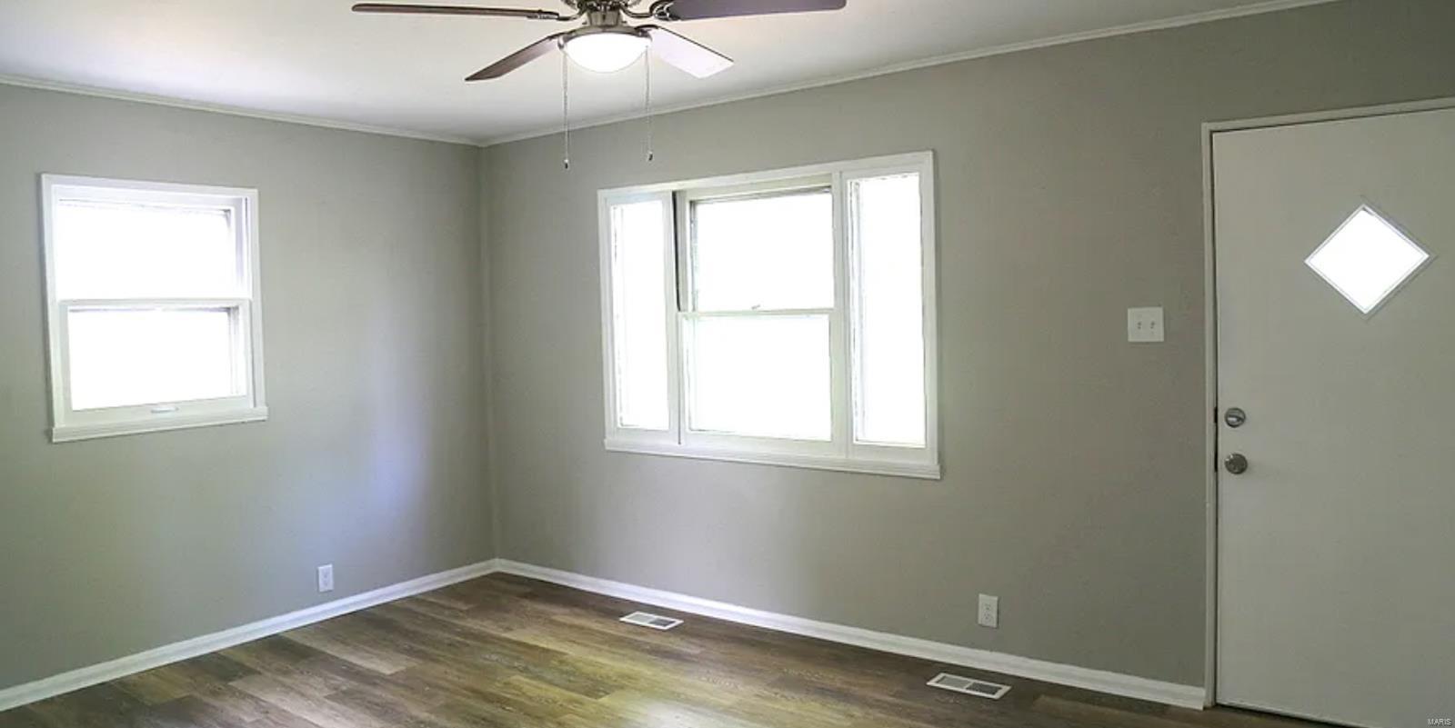 3743 Wright Avenue St. Ann, MO 63074 - Photo 4 of 16