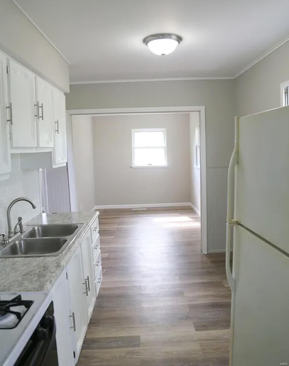 3743 Wright Avenue St. Ann, MO 63074 - Photo 6 of 16