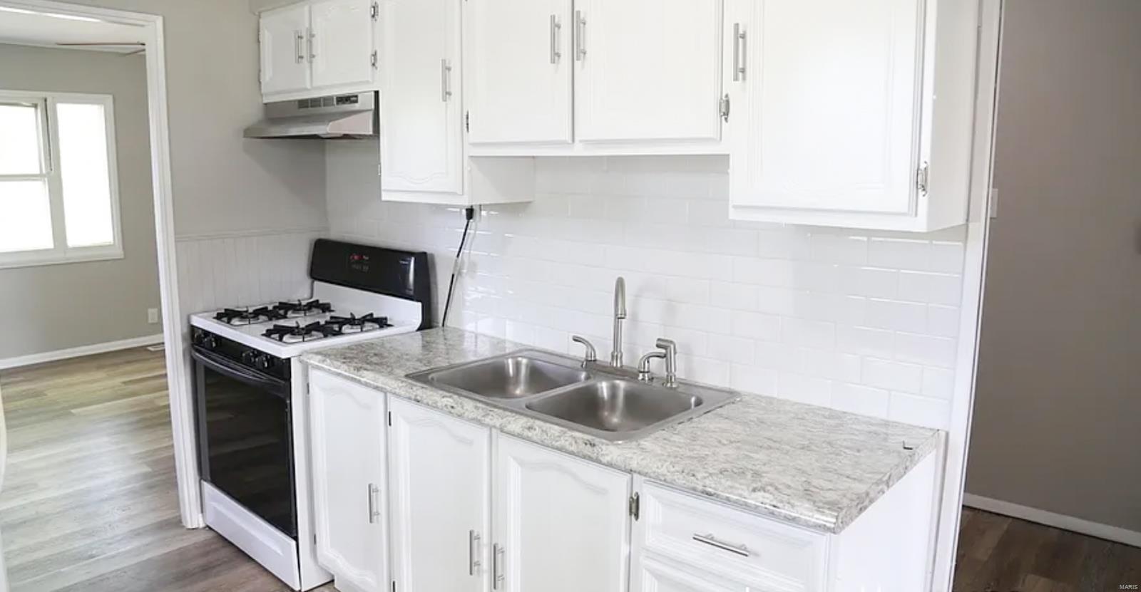3743 Wright Avenue St. Ann, MO 63074 - Photo 7 of 16