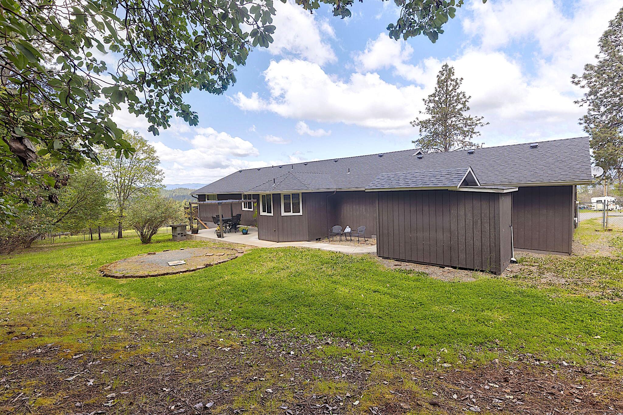 587 Summit Loop Grants Pass, OR 97527 - Photo 42 of 59 15-web-or-mls-587-summit-loop