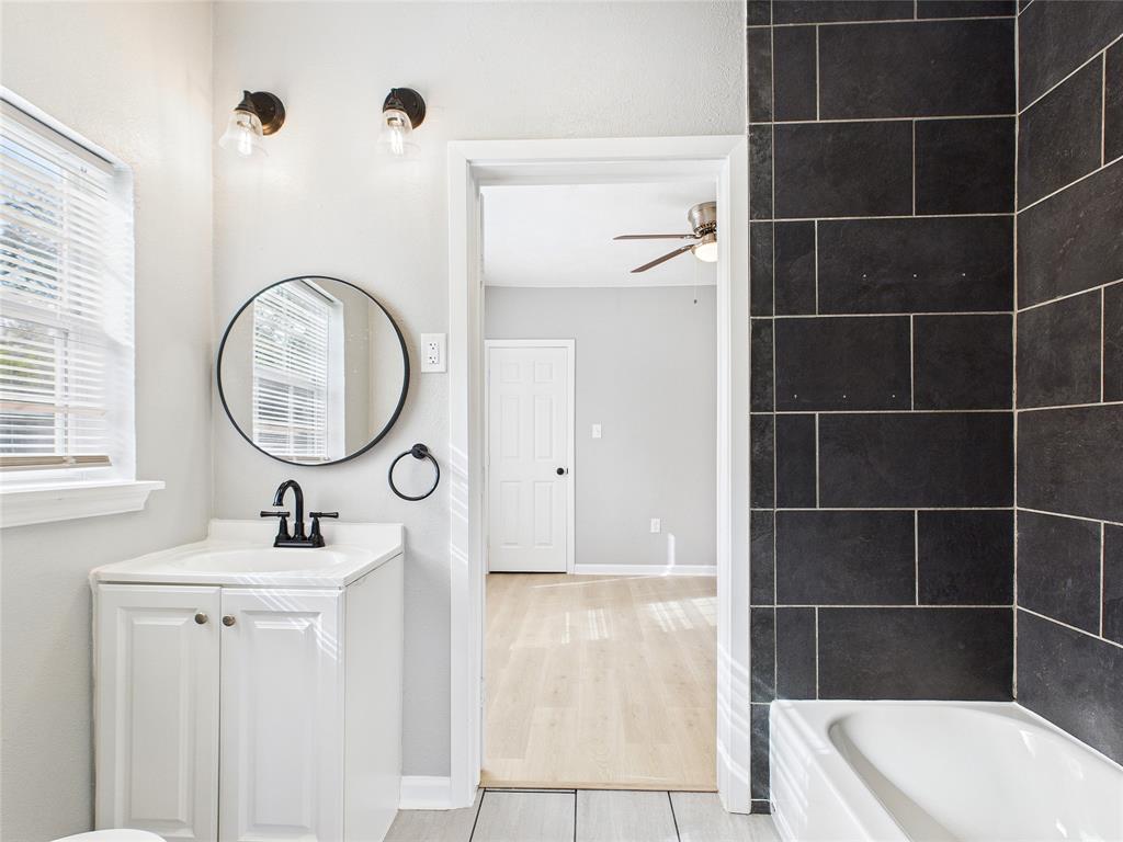 823 Havendon Circle Dallas, TX 75203 - Photo 5 of 33