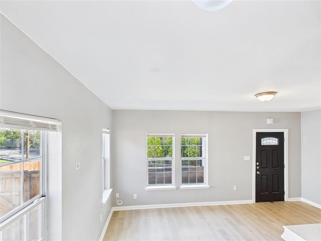 823 Havendon Circle Dallas, TX 75203 - Photo 8 of 33