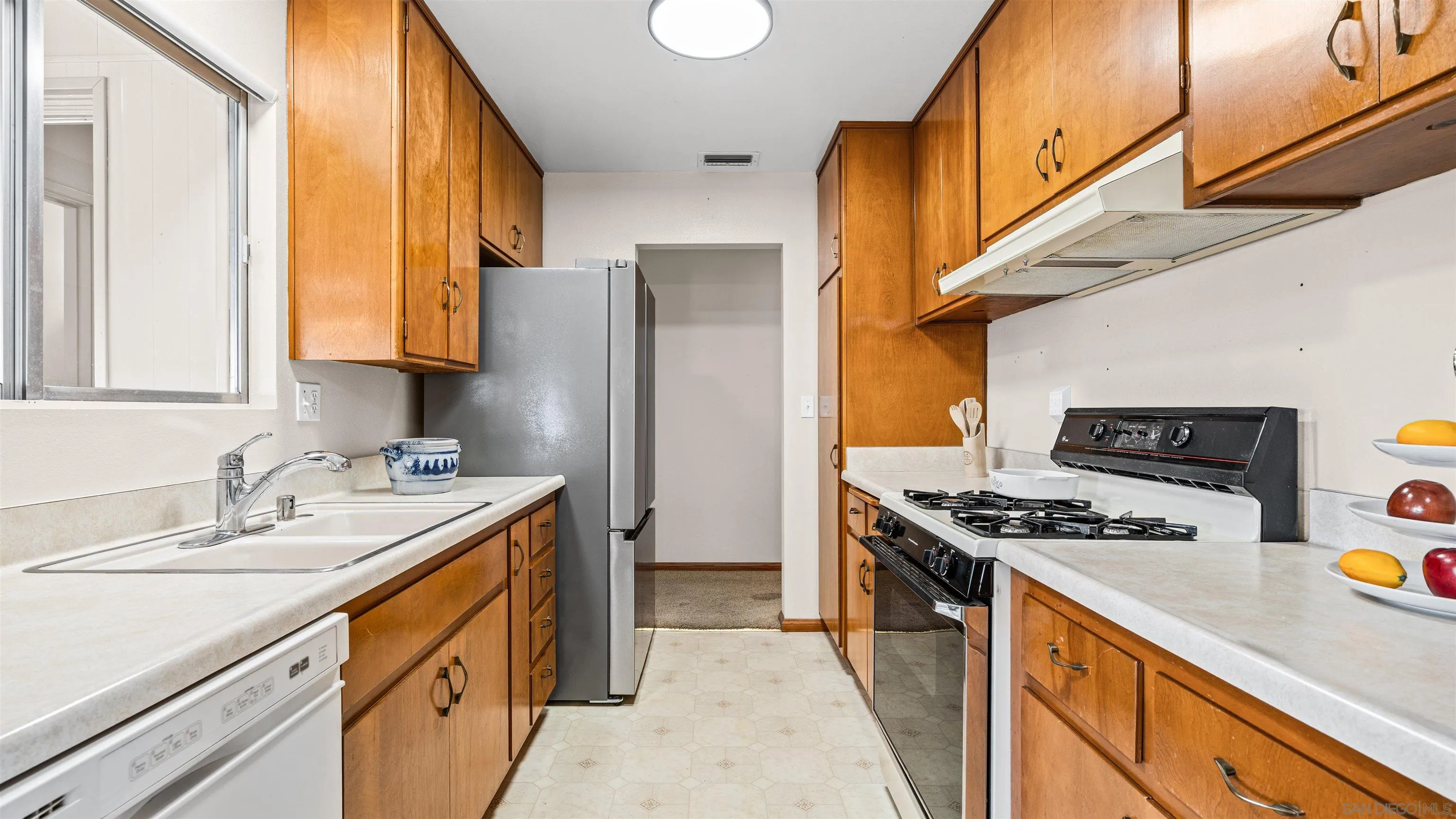 1698 Ithaca Street Chula Vista, CA 91913 - Photo 6 of 26