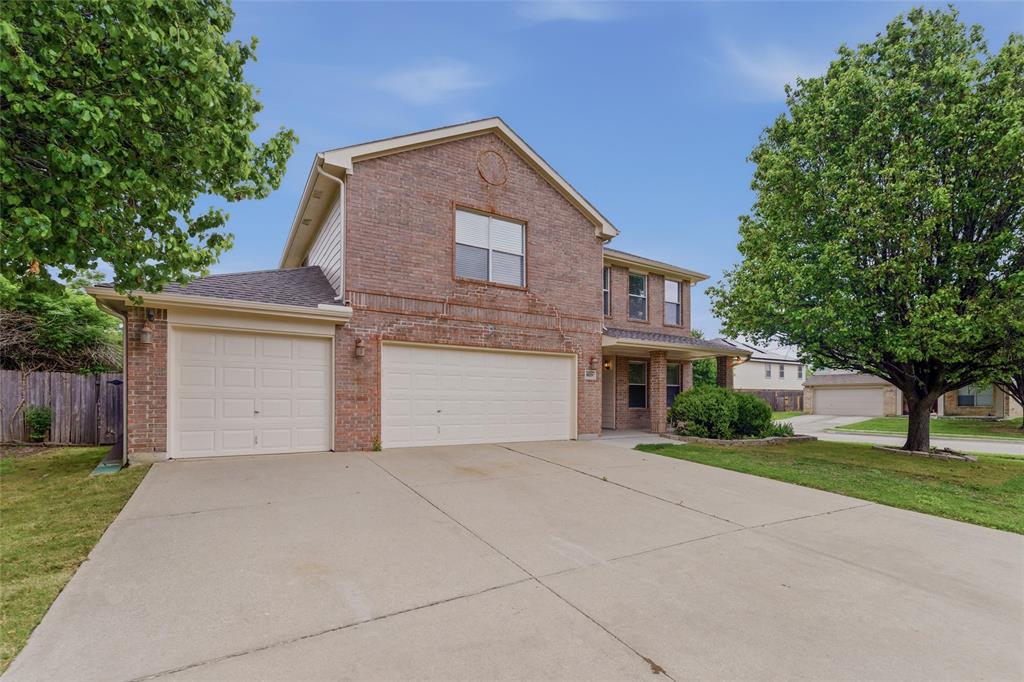 1629 Withers Way Krum, TX 76249 - Photo 2 of 20