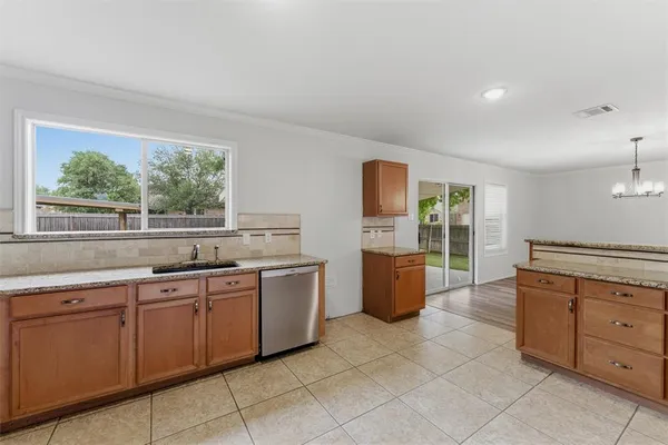 $2,500 | 1629 Withers Way, Krum, TX 76249