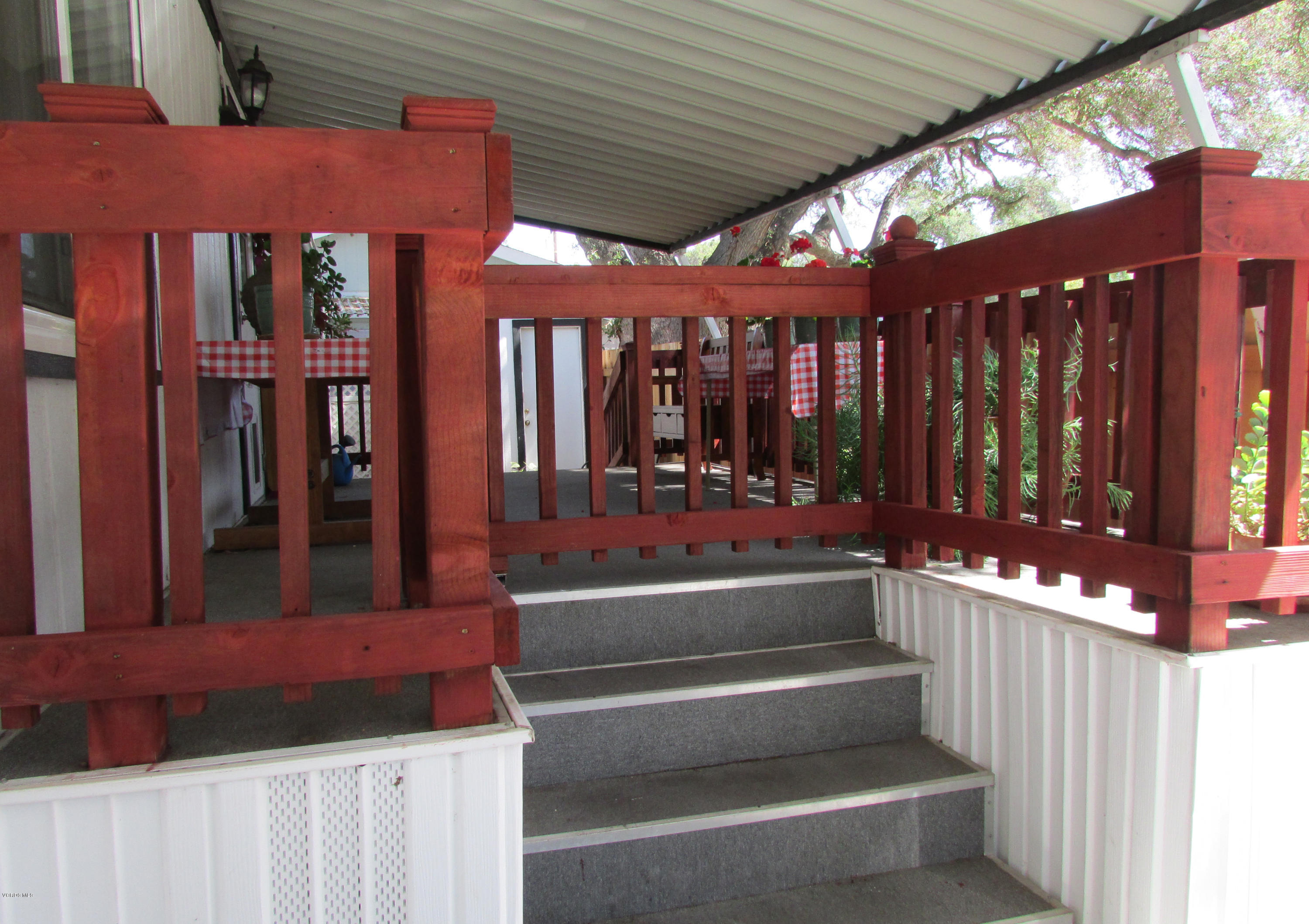 1225 South Rice Road, Unit 25 Ojai, CA 93023 - Photo 8 of 35 a view of a chairs and tables in patio