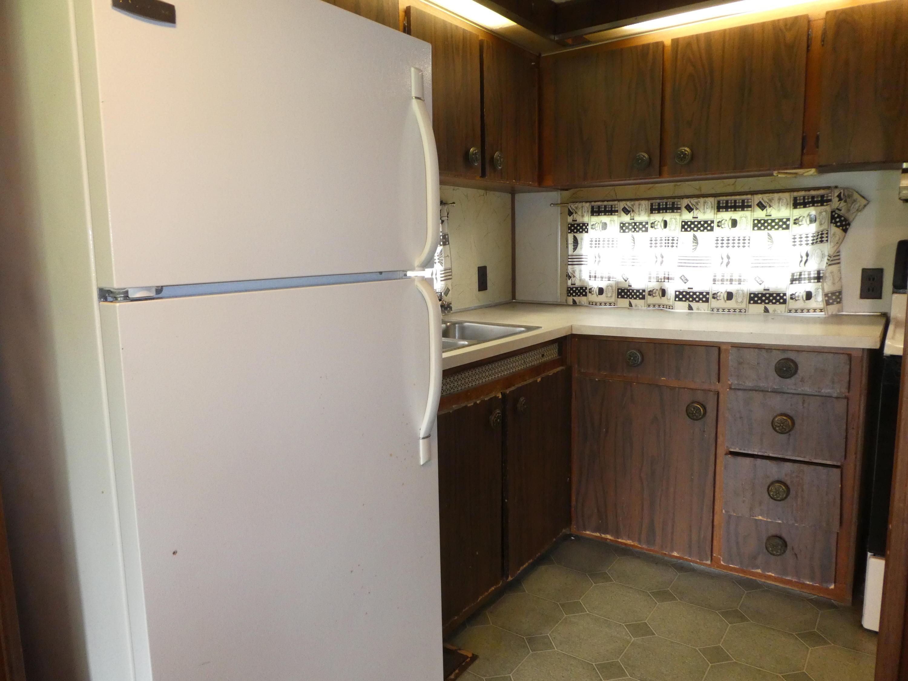 702 River Road Buxton, ME 04093 - Photo 9 of 14 Kitchen