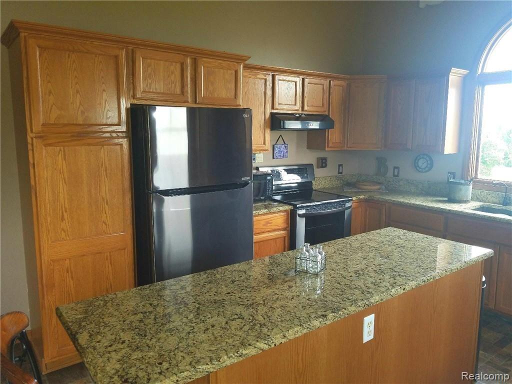 1360 Hubbard Road Monroe, MI 48161 - Photo 16 of 24 Kitchen 4.jpg