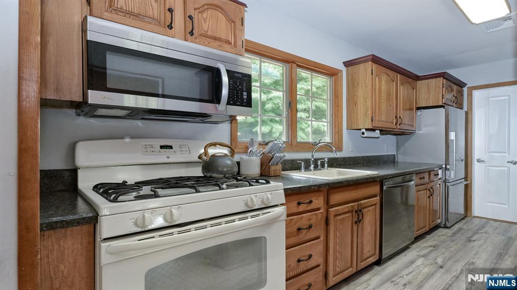 18 Maple Road Ringwood, NJ 07456 - Photo 6 of 26 Gallery Image 6
