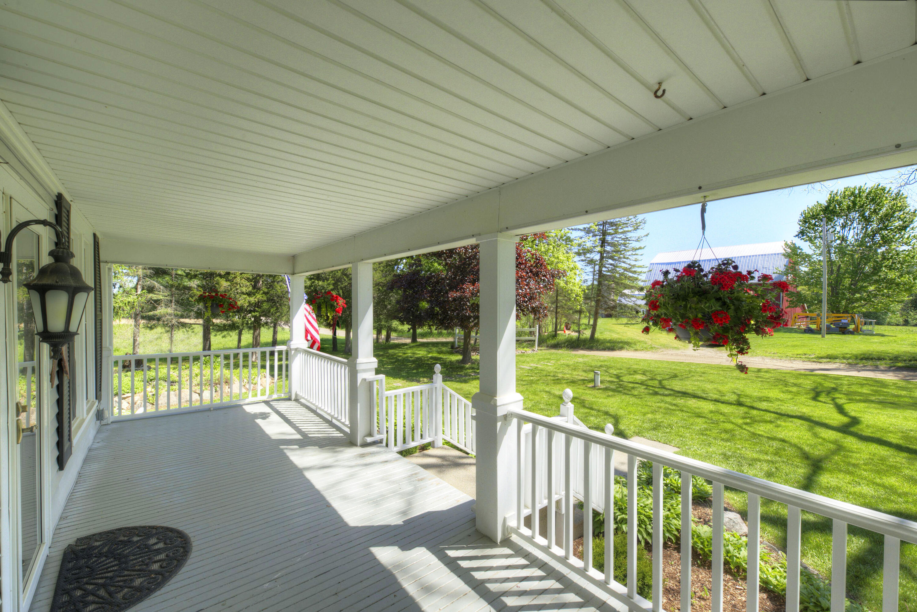 15610 Arnold Road Gregory, MI 48137 - Photo 5 of 90 Front porch 3