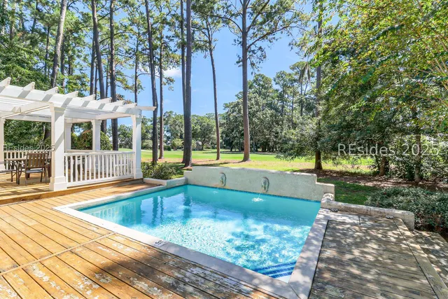 $899,000 | 6 Indigo Court, Hilton Head Island, SC 29926
