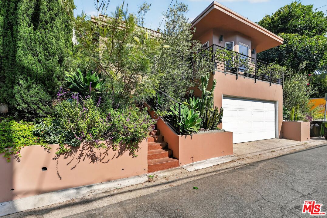 1515 Rendall Place Los Angeles, CA 90026 - Photo 41 of 46
