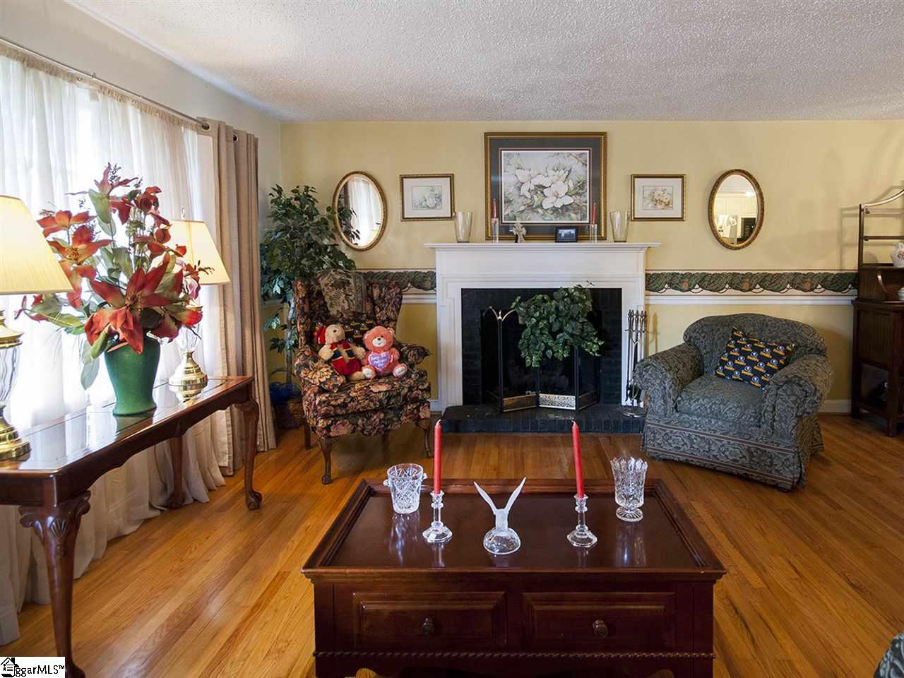 104 Crestfield Road Greenville, SC 29605 - Photo 6 of 31 Gallery Image 6