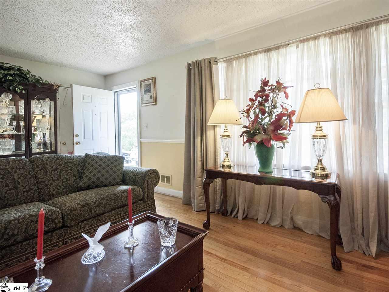 104 Crestfield Road Greenville, SC 29605 - Photo 7 of 31 Gallery Image 7