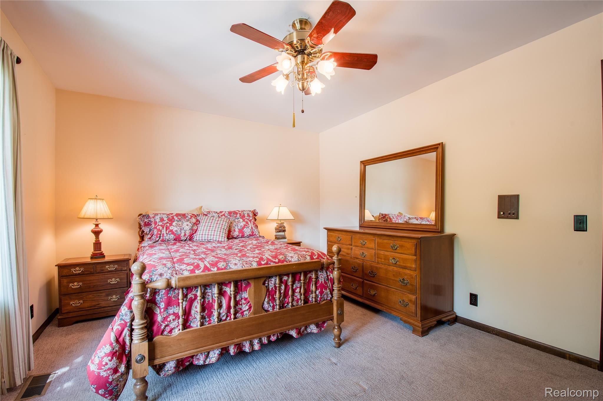 319 East Rolston Road Linden, MI 48451 - Photo 28 of 46 319 Rolston Rd HDR8.jpg