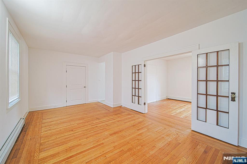 334 Broad Avenue Ridgefield, NJ 07657 - Photo 9 of 36 Gallery Image 9