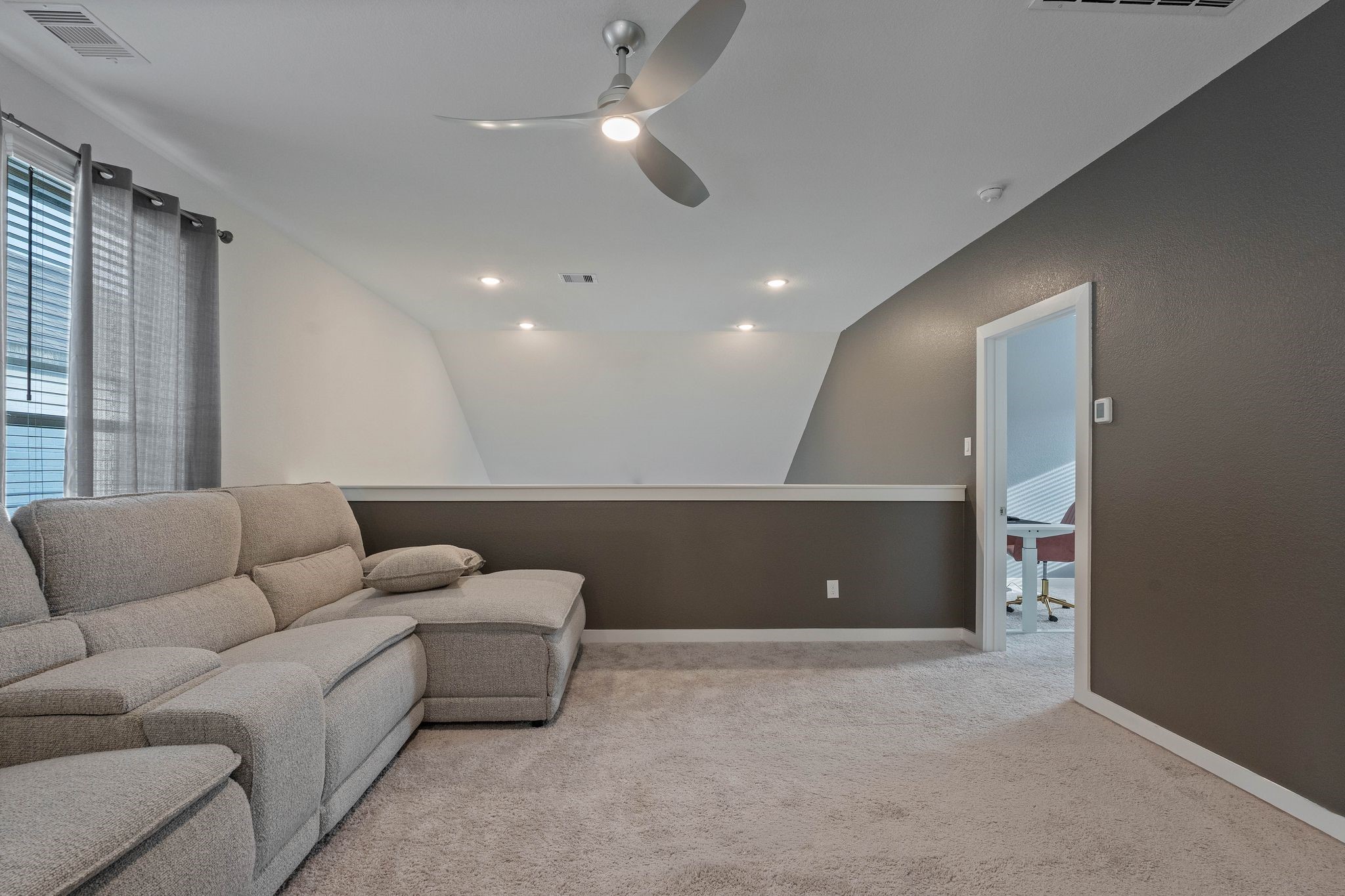 509 Timber Voyage Court Conroe, TX 77304 - Photo 19 of 36 a living room with furniture