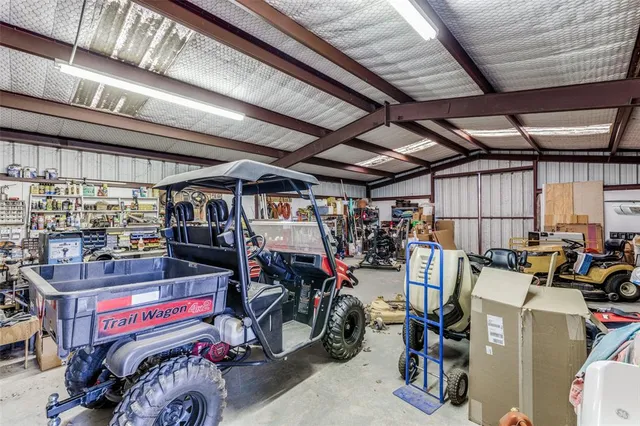 $638,500 | 18025 County Road 4052, Kemp, TX 75143