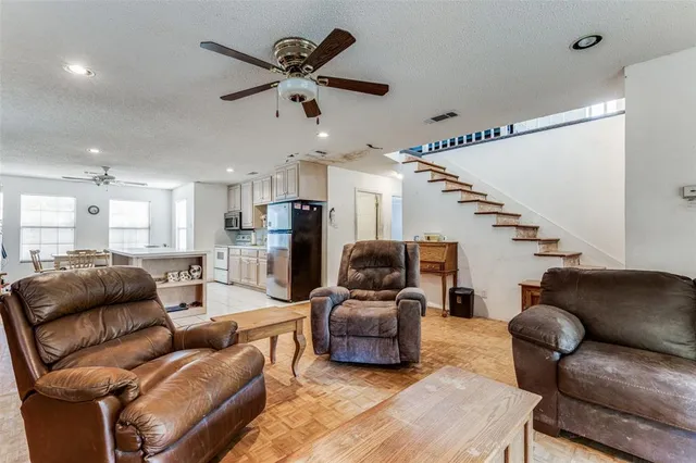 $638,500 | 18025 County Road 4052, Kemp, TX 75143