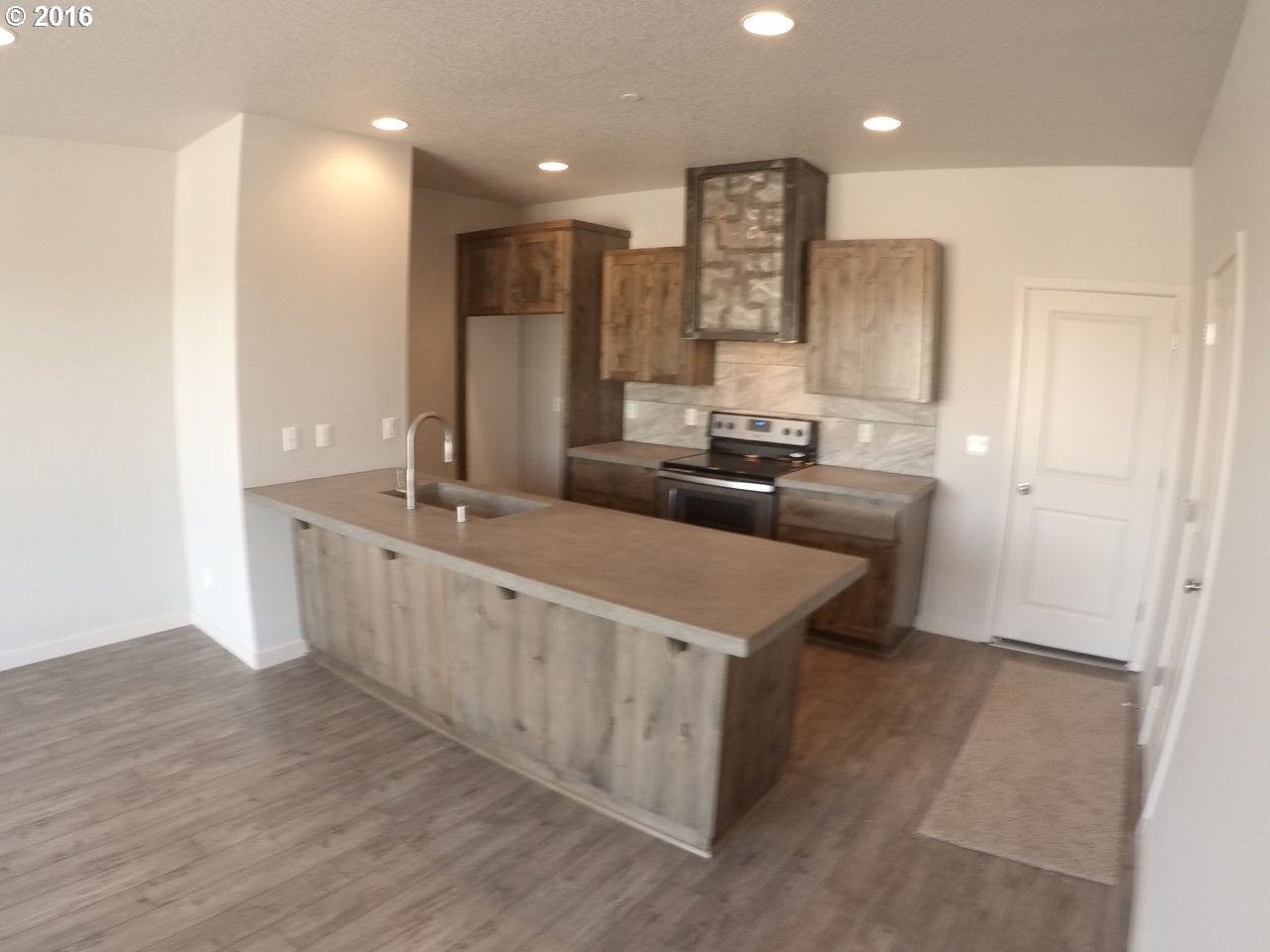 135 North 44th Place Ridgefield, WA 98642 - Photo 4 of 11 Gallery Image 4
