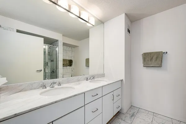 $359,900 | 9725 Woods Drive, Unit 507, Skokie, IL 60077