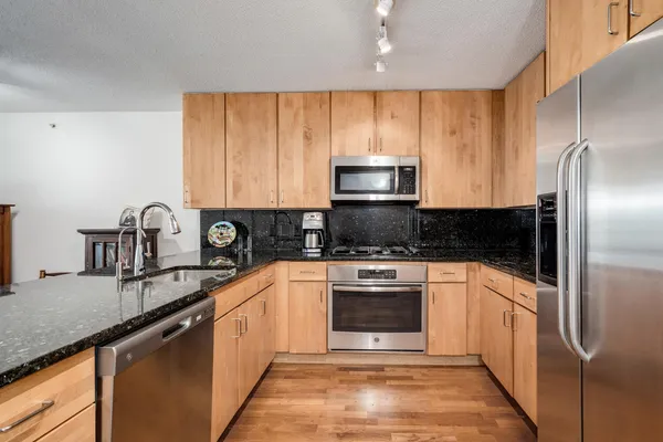 $359,900 | 9725 Woods Drive, Unit 507, Skokie, IL 60077