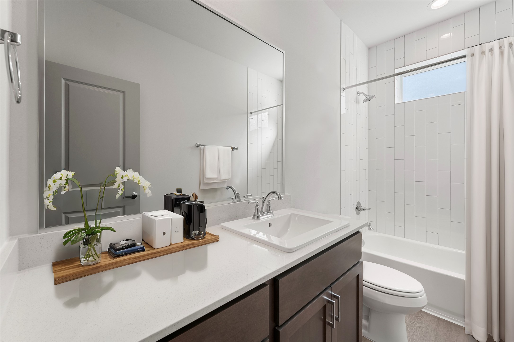 58 Dipping Lane Houston, TX 77076 - Photo 5 of 16 1st floor Bathroom