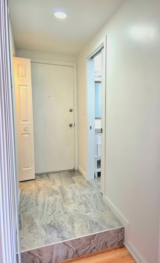 6 Parkside Court, Unit 2 Vernon Hills, IL 60061 - Photo 11 of 12