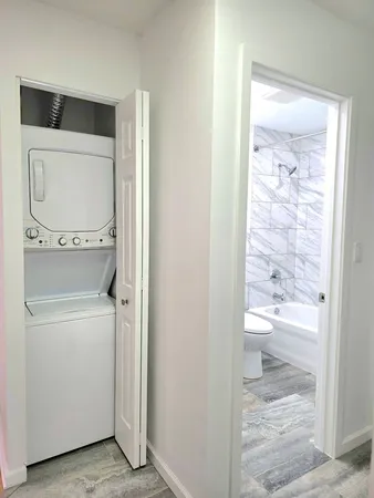 a en suite bathroom with a toilet