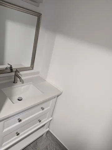 $2,000 | 6 Parkside Court, Unit 2, Vernon Hills, IL 60061